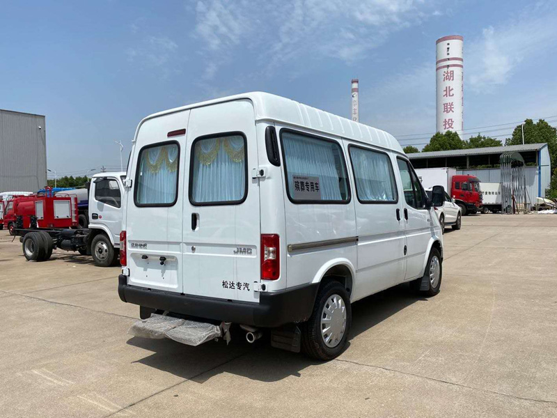 江鈴特順殯葬服務(wù)車(chē)（短）配置表